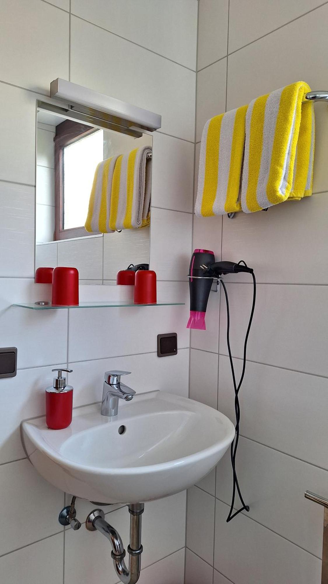 Kirrweiler  Hotel Garni Sebastian מראה חיצוני תמונה