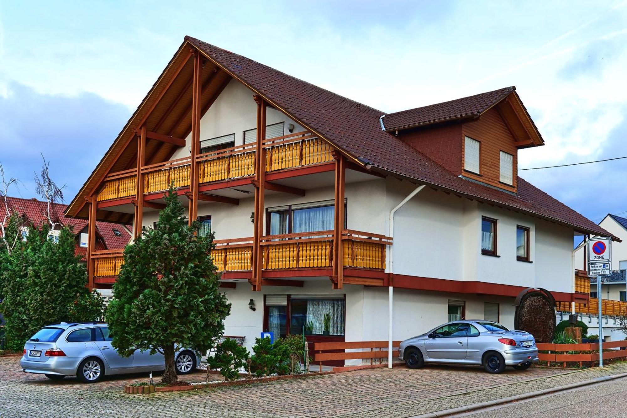 Kirrweiler  Hotel Garni Sebastian מראה חיצוני תמונה