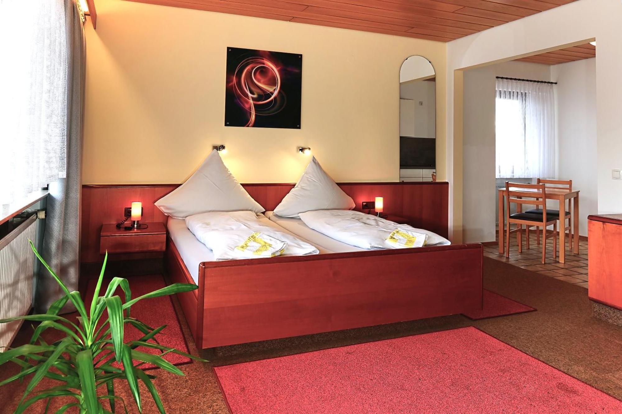Kirrweiler  Hotel Garni Sebastian מראה חיצוני תמונה