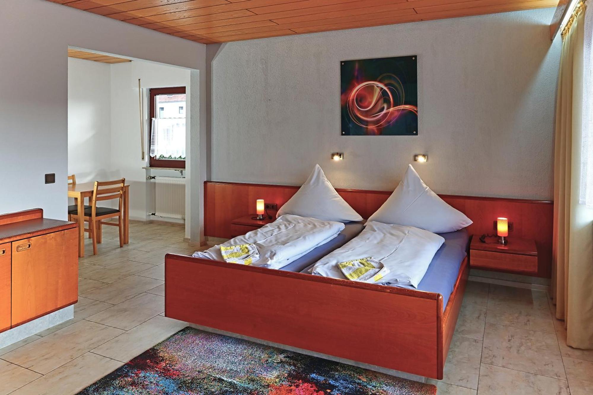Kirrweiler  Hotel Garni Sebastian מראה חיצוני תמונה