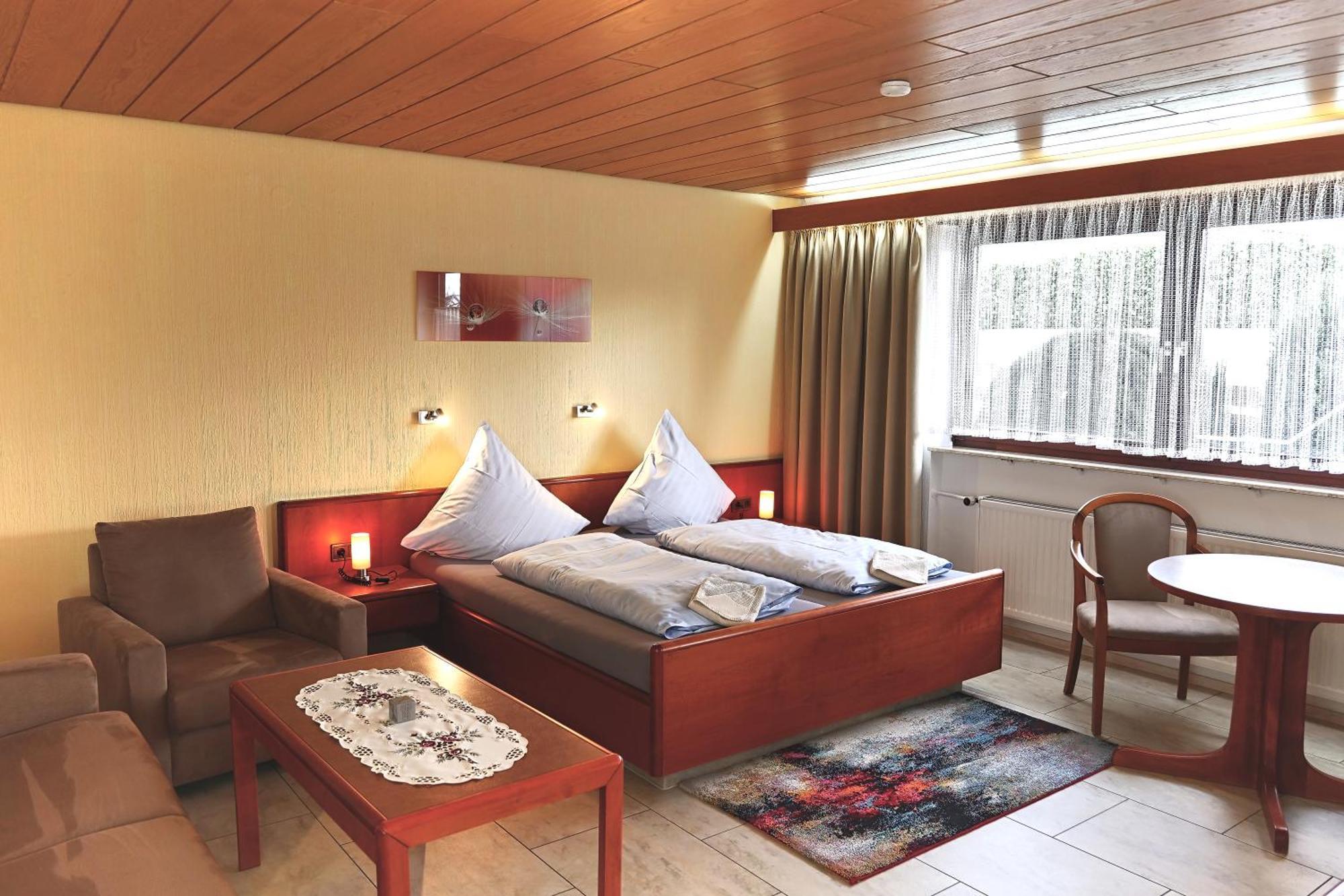 Kirrweiler  Hotel Garni Sebastian מראה חיצוני תמונה