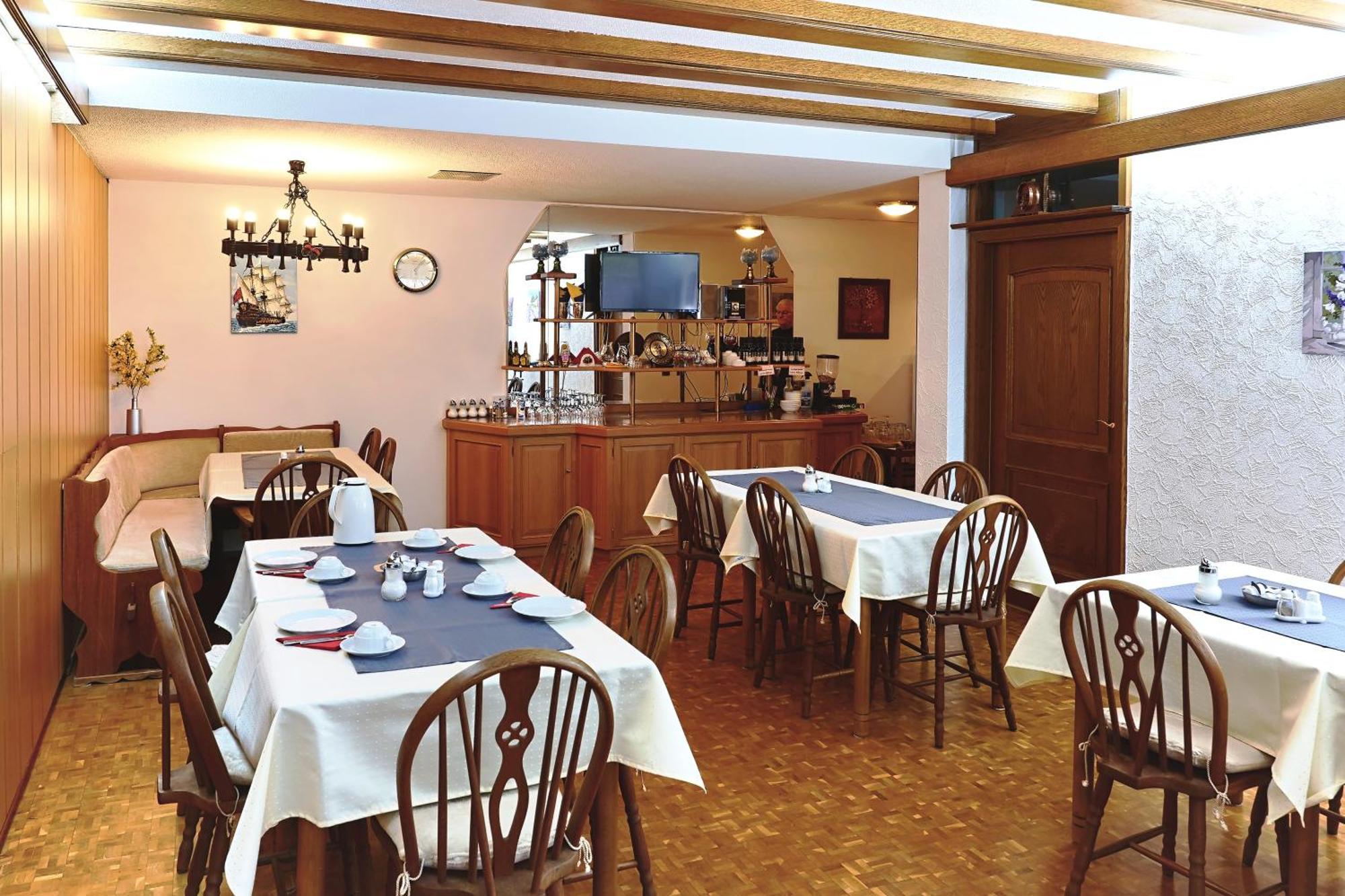 Kirrweiler  Hotel Garni Sebastian מראה חיצוני תמונה
