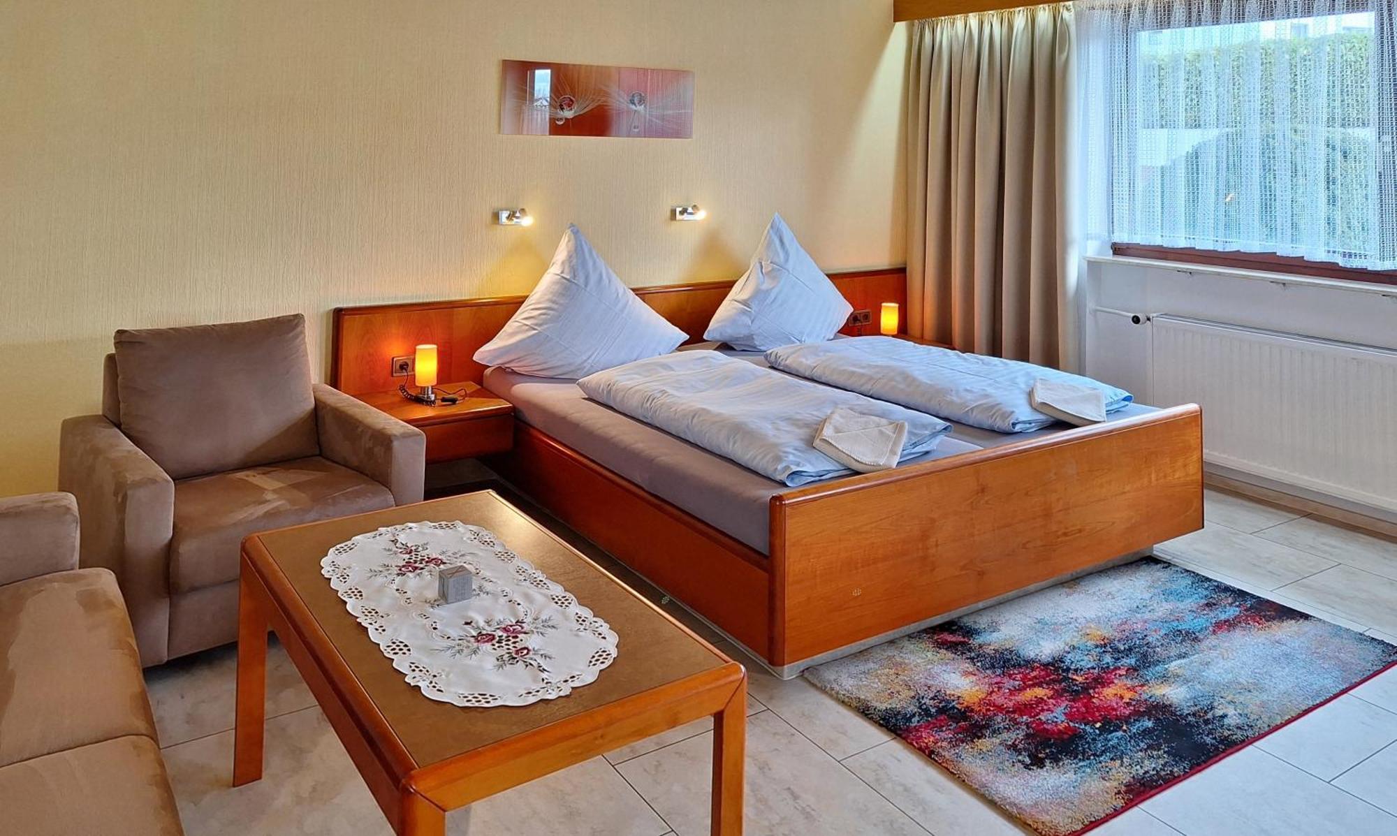 Kirrweiler  Hotel Garni Sebastian מראה חיצוני תמונה