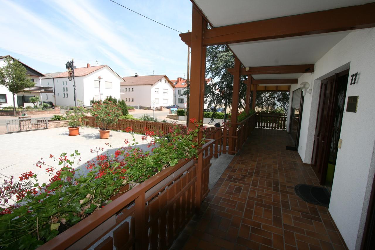 Kirrweiler  Hotel Garni Sebastian מראה חיצוני תמונה